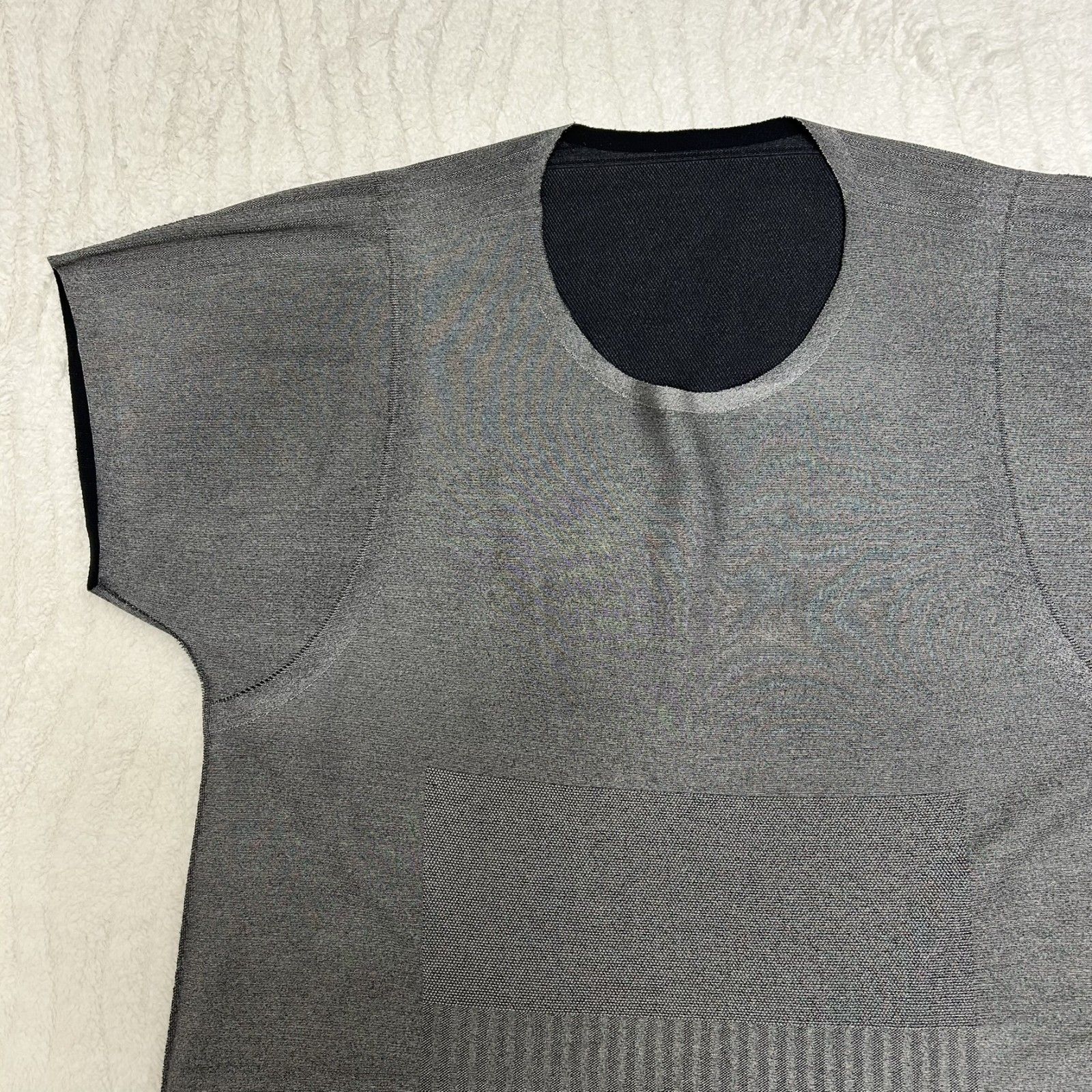 PLEATS PLEASEプリーツプリーズ 半袖Tシャツ ライトグレー PLEATS PLEASEプリーツプリーズ 半袖Tシャツ ライトグレー PLEATS