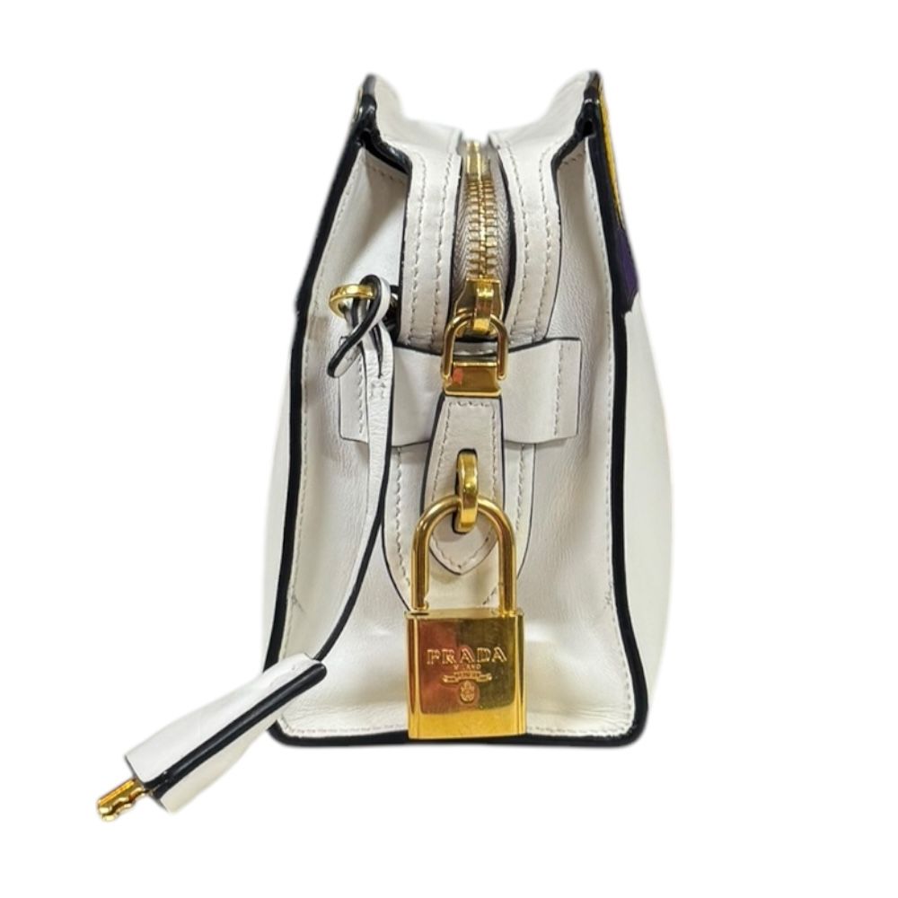 プラダ ショルダーバッグ レザー 1BH049 ホワイト レディース PRADA  中古 プラダ ショルダーバッグ レザー 1BH049 ホワイト レディース PRADA