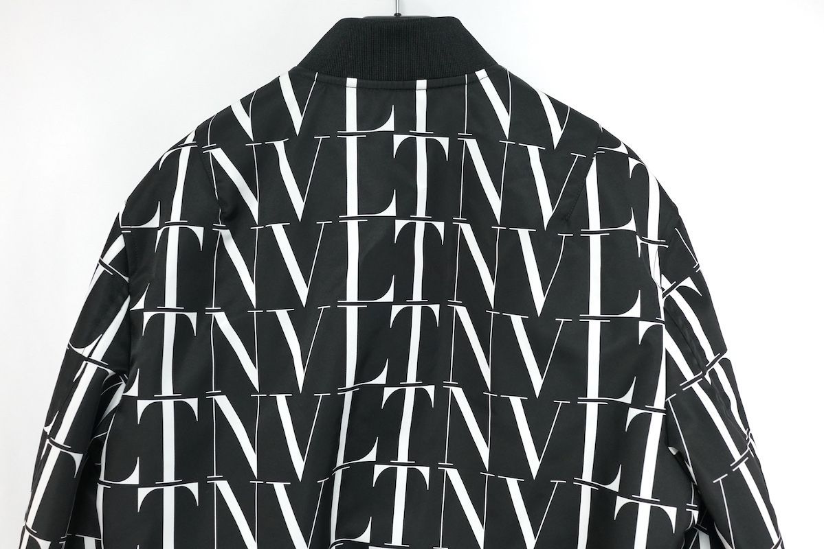 VALENTINO ヴァレンティノ ボンバージャケット VLTNロゴ プリント 総柄