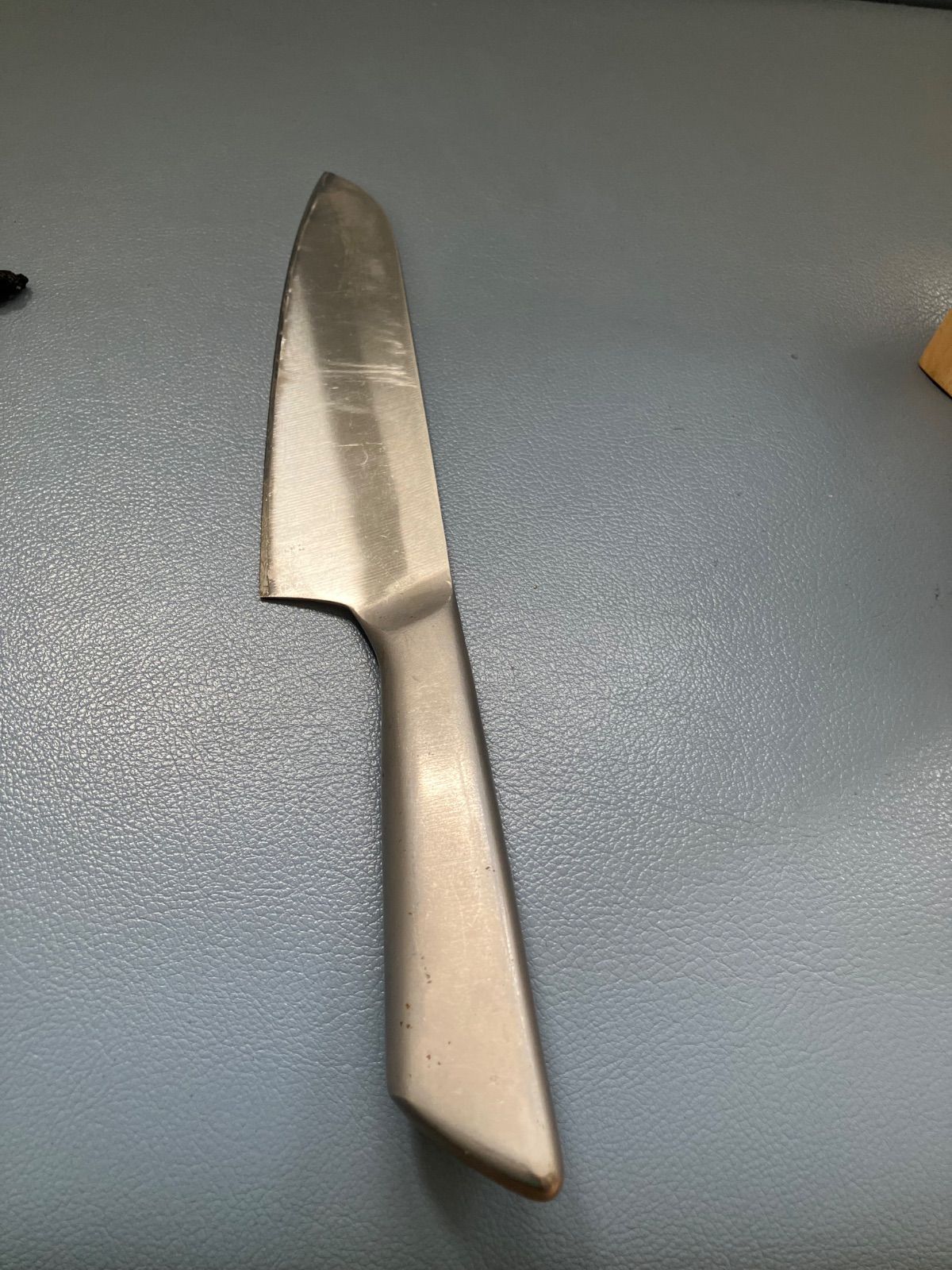 4本とキッチンハサミ