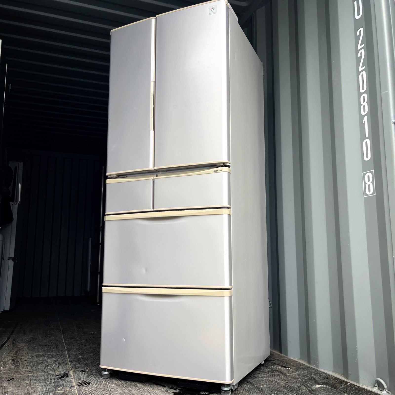 22取付無料！SHARPプラズマクラスター搭載自動製氷付き6ドア冷蔵庫