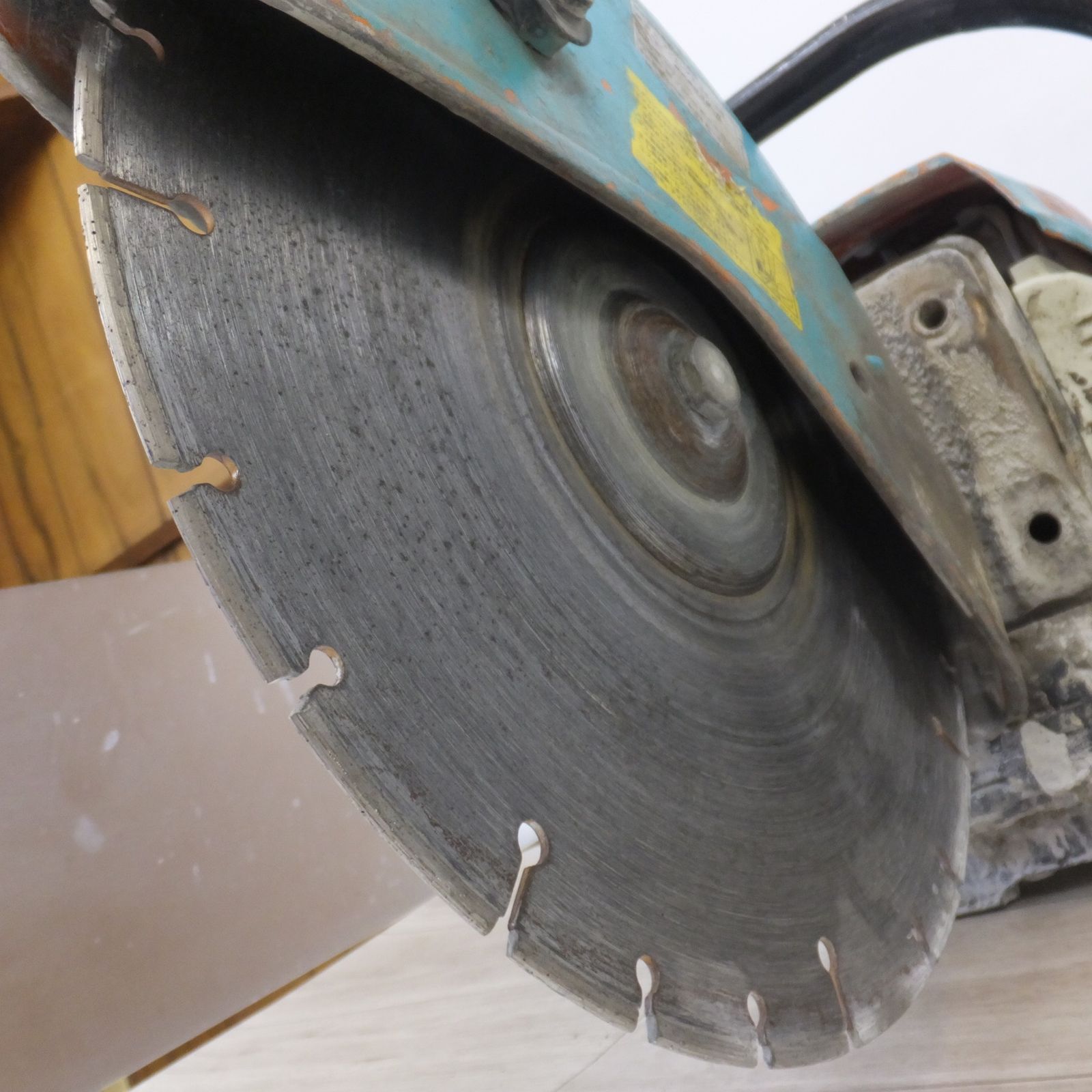 岐阜発 ジャンク スチール STIHL エンジンカットオフソー TS410 排気量 66.7cm3 使用 研削砥石 直径 12 305mm HRDEVELOPMENT_JP