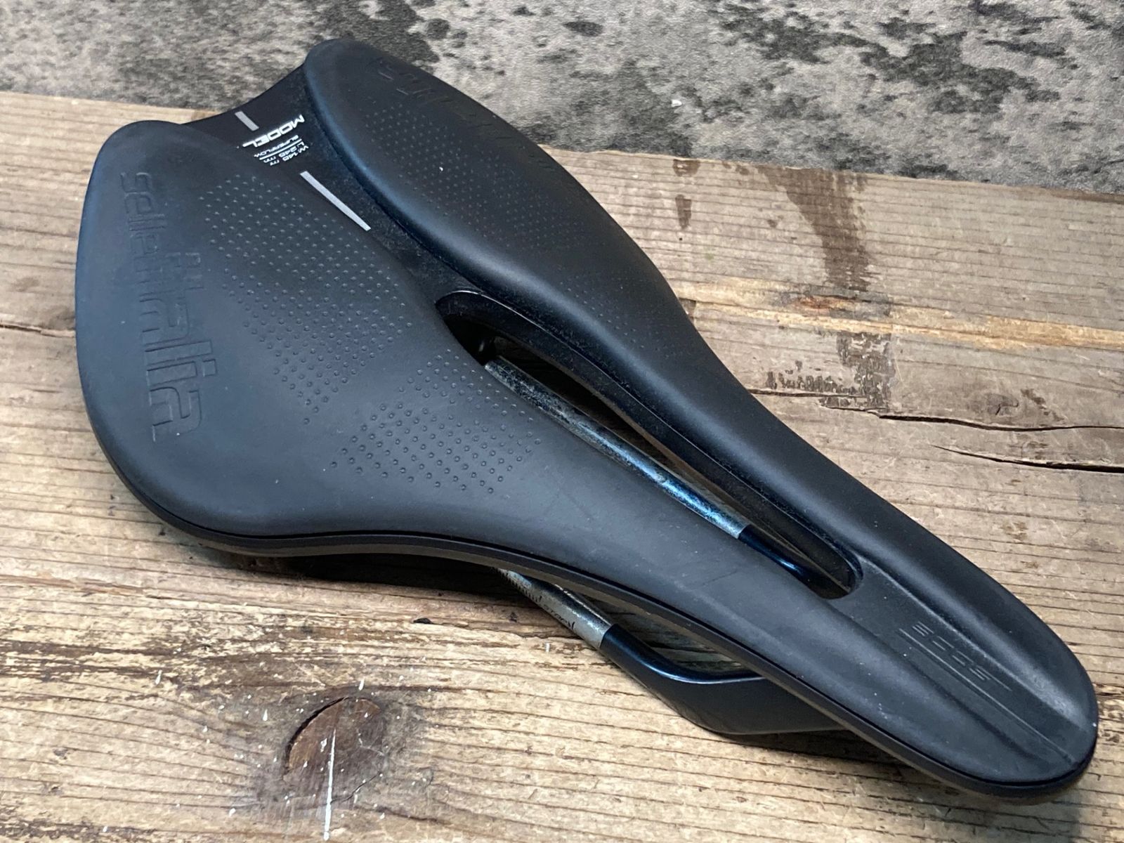 JH357 セライタリア selle italia MODEL X SUPERFLOW サドル 145mm