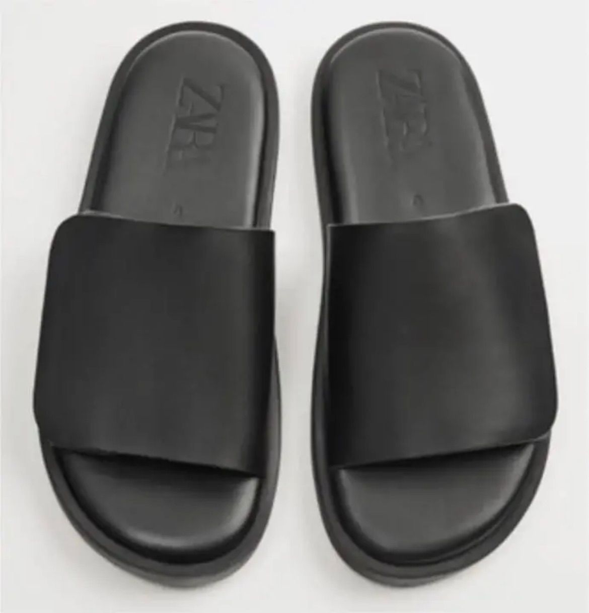 定価5990円！ZARA レザーフラットサンダル - メルカリ