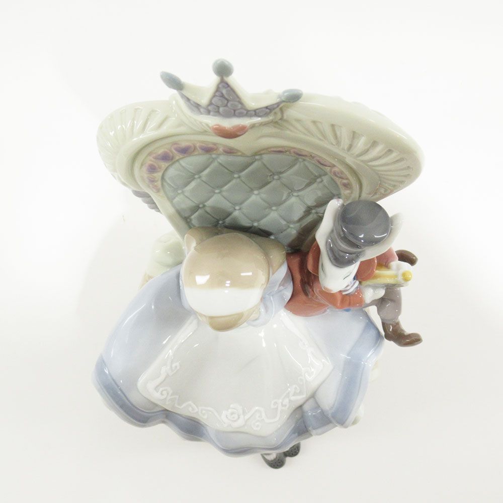 リヤドロ/lladro　 アリス・イン・ワンダーランド リヤドロ フィギュリン 「アリス・イン・ワンダーランド」 フィギュ