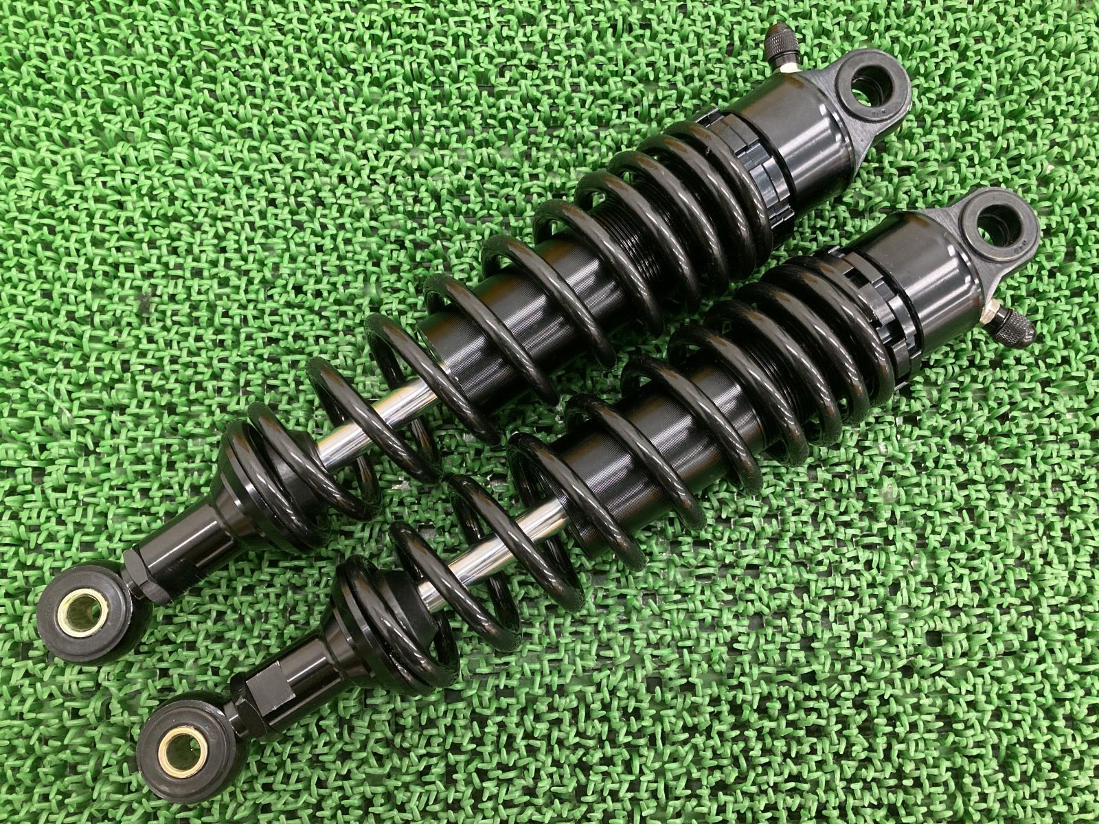 RFY製W650 リアサスペンション 左右 カワサキ 純正 中古 バイク 部品 EJ650A ピッチ約320 ガス封入式リアショック W400 W800にも 極上品