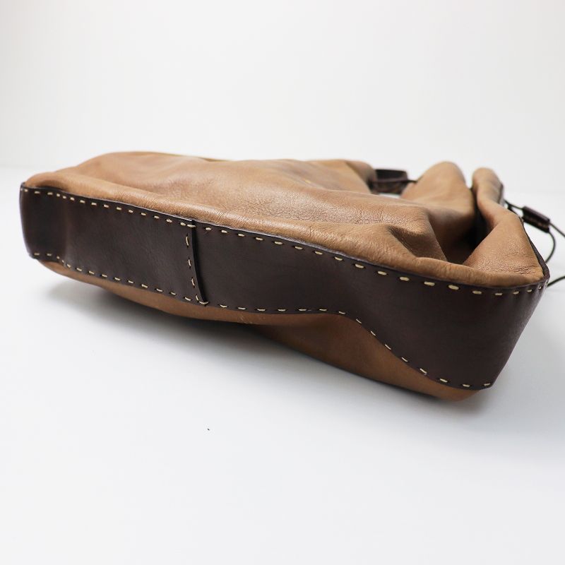 エンリーベグリン HENRY BEGUELIN オミノ刺繍入 スタッズ付き