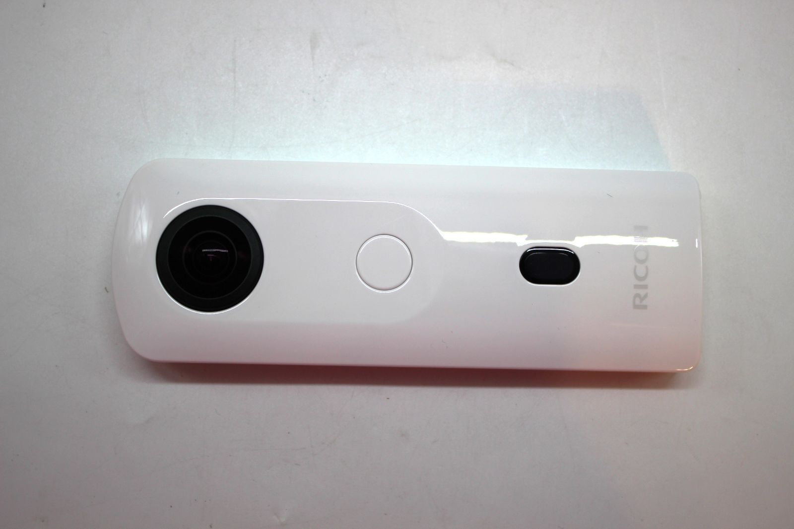  上品 RICOH THETA SC 2 WHITE ホワイト 26305 その他 アクションカメラ ウェアラブルカメラ本体