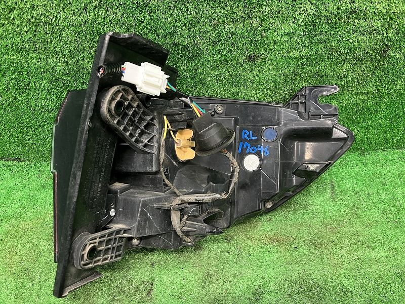 オデッセイ RC4 左テールランプ テールライト ハイブリッドアブソルート HSアドバンスド AL 13C022 33550-T6C-003 NH820P