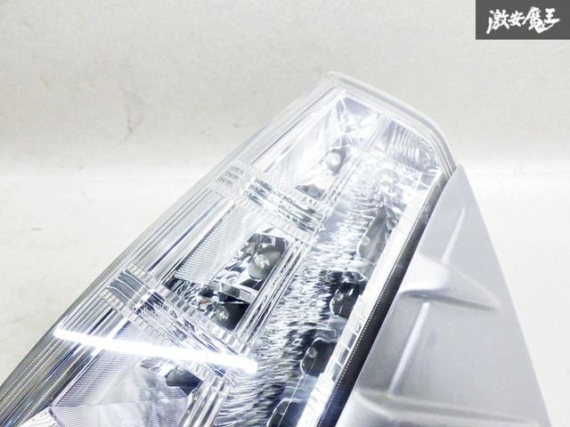 プリウスアルファ　ZVW41 左テールライト　 STANLEY47-46 プリウスアルファ ZVW41 左テールライト STANLEY47-46 2025年