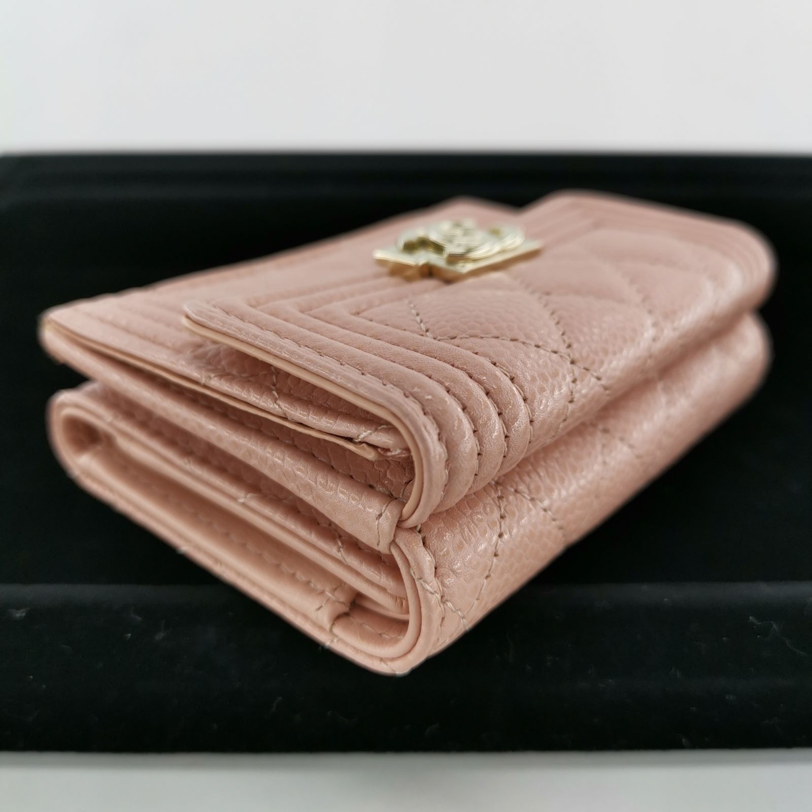 CHANEL ピンク 三つ折り財布 ラムスキン【美品】