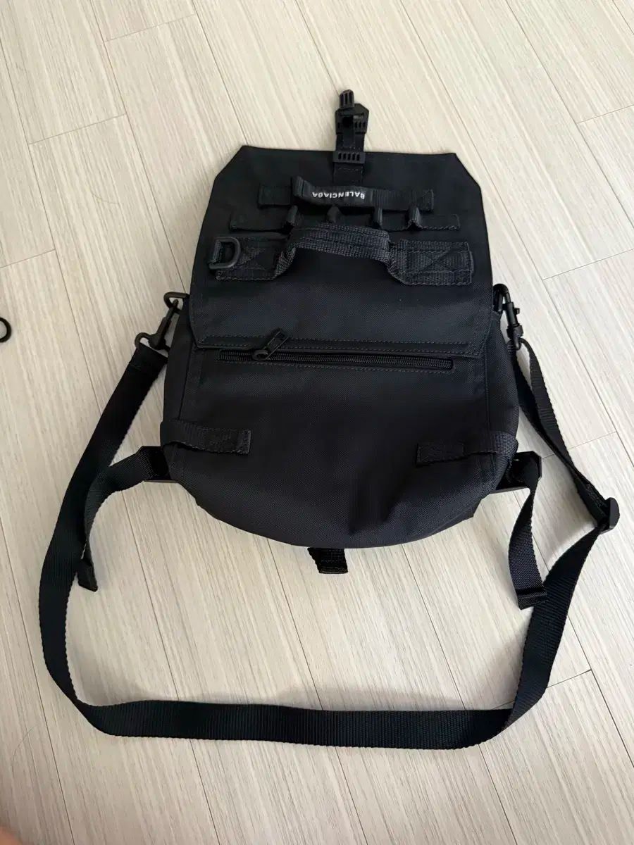 ✿ BALENCIAGA