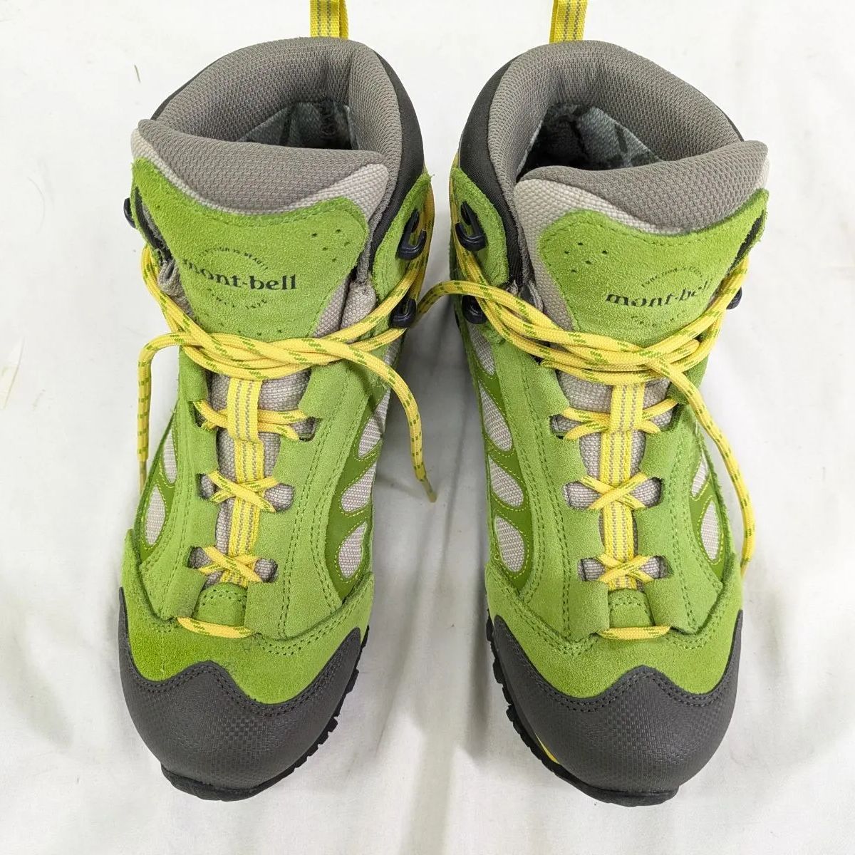 グラスグリーン