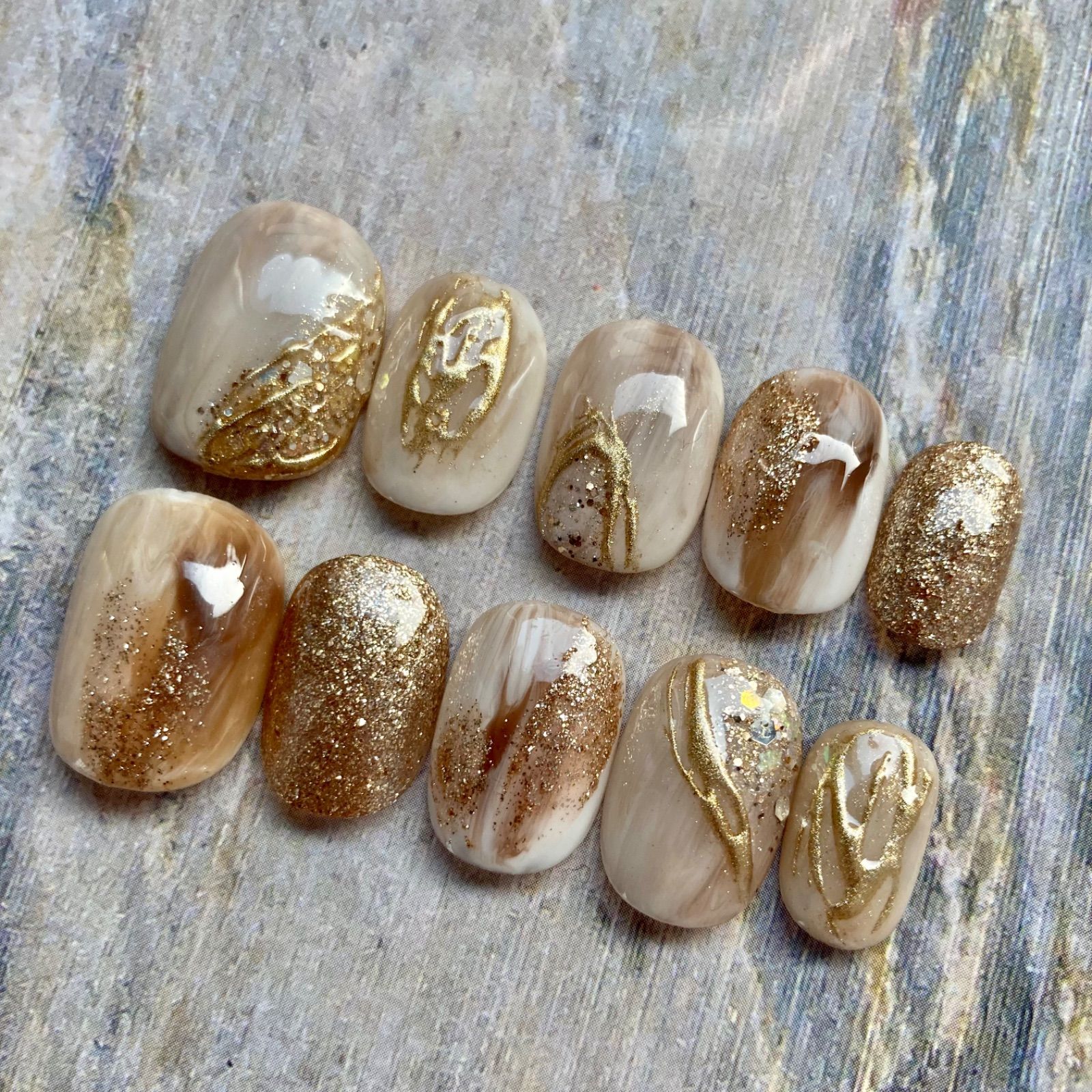 ブラウン ゴールド ホワイト ニュアンスネイル ネイルチップ - メルカリ 