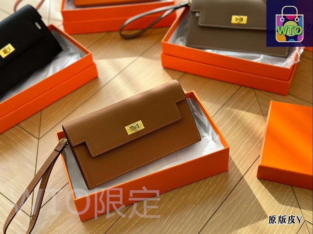 25k-258t【中古】PRADA プラダ レオパード柄 ハラコ レザー 二つ折り  