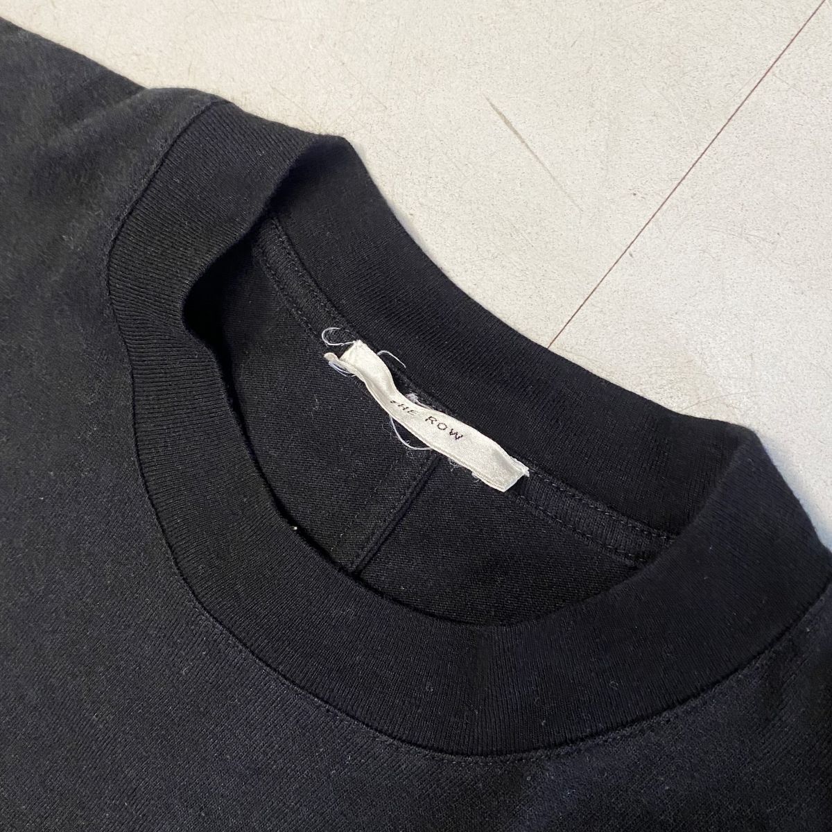 【新品定価以下】THE ROW Issio コットントップス Tシャツ 黒 9008K526BLKF_b7c2dcbf-c568-