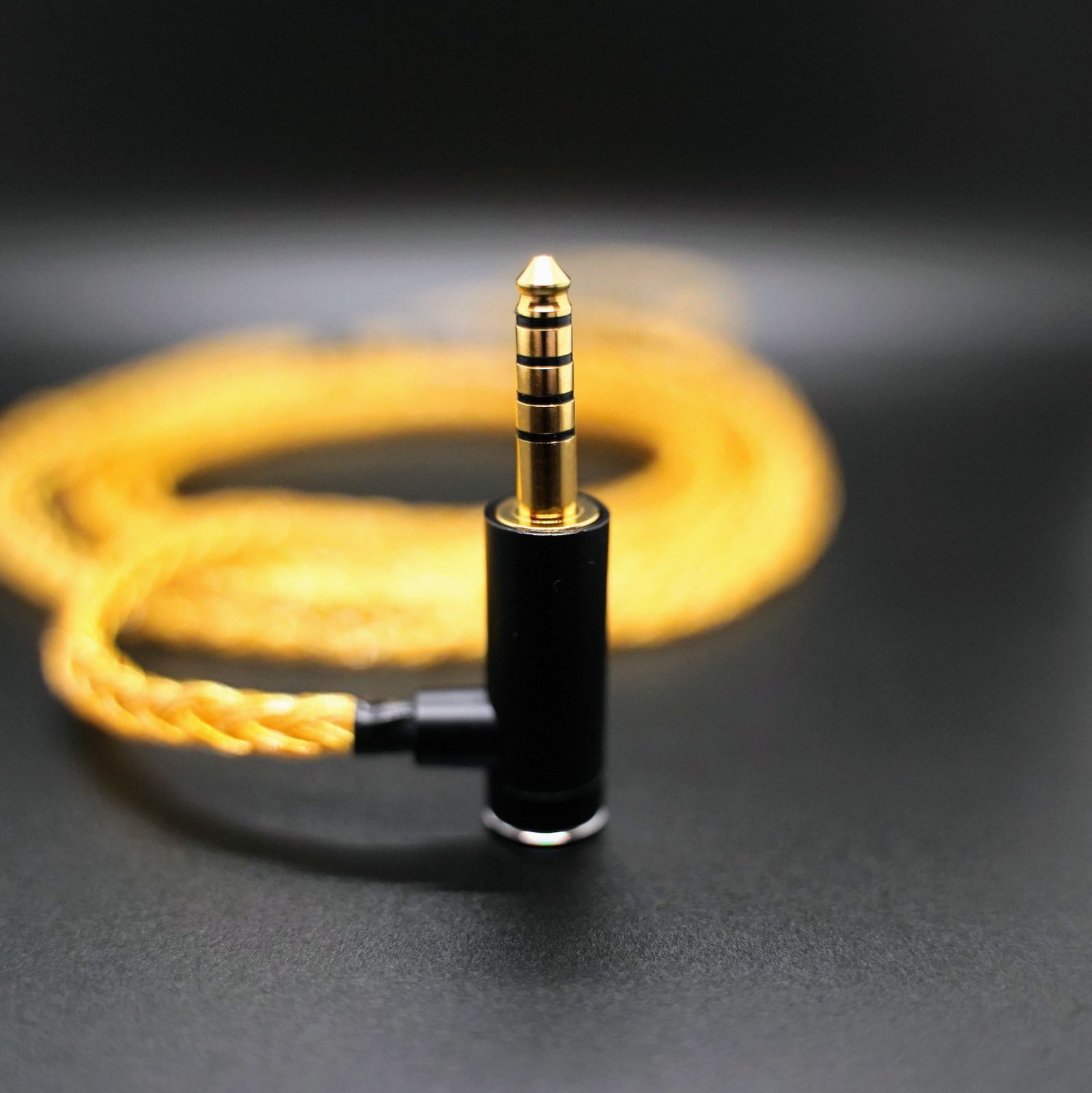 超高評価!最高スペック16芯 超希少金メッキケーブル 膨張式mmcx/4.4mm 超高評価!最高仕様16芯 希少金メッキケーブル 膨張式mmcx/4.4mm