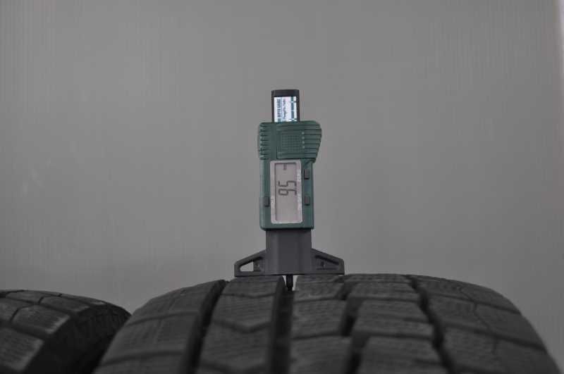 スタッドレスタイヤ