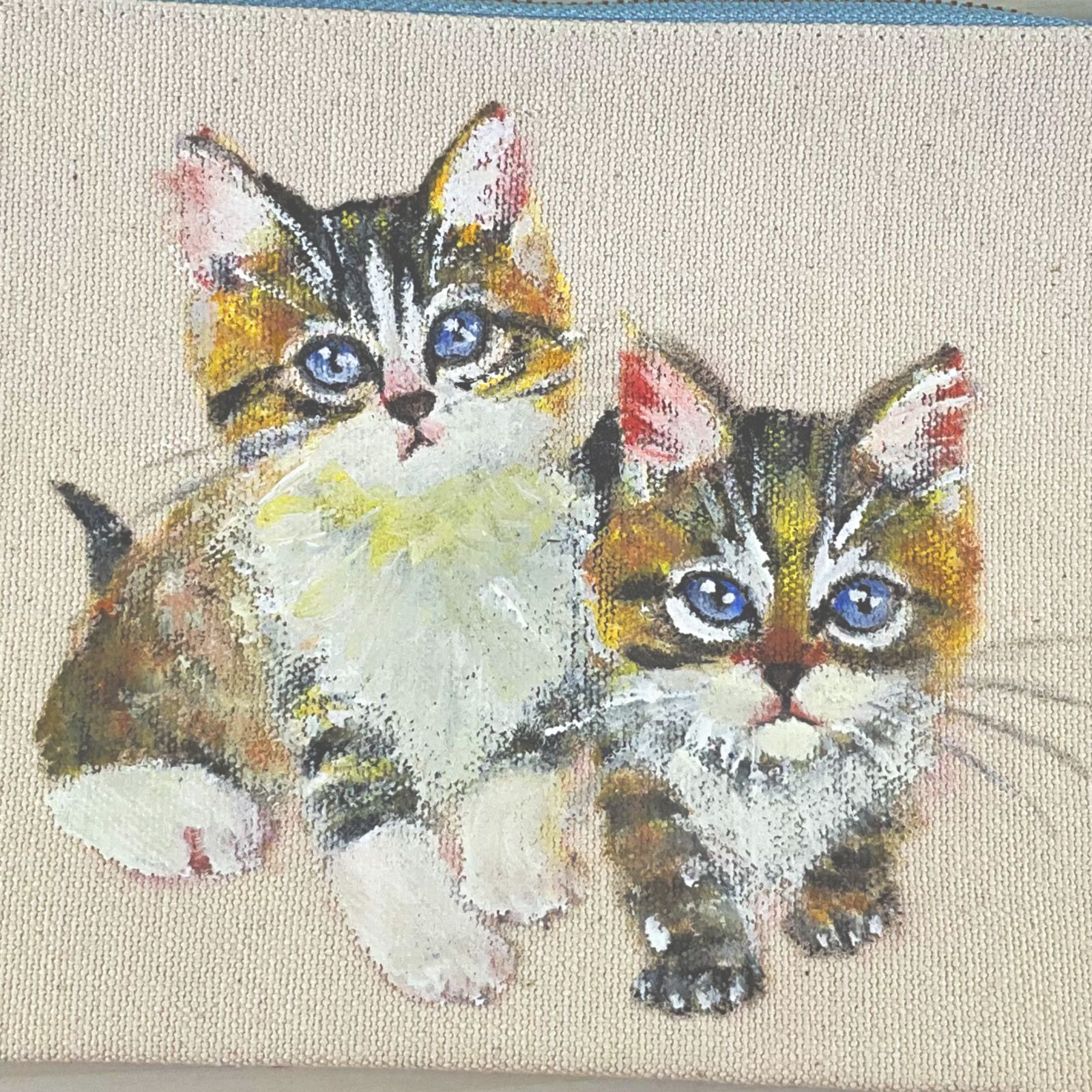 ハンドメイド ポーチ　アメリカンショートヘア　猫2匹　子猫　財布　小銭入れ　カードケース　化粧ポーチ　マスクケース　おくすり手帳入れ お洒落 かわいい イラスト 一点物　オリジナル　帆布　キャンバス　手描き　301