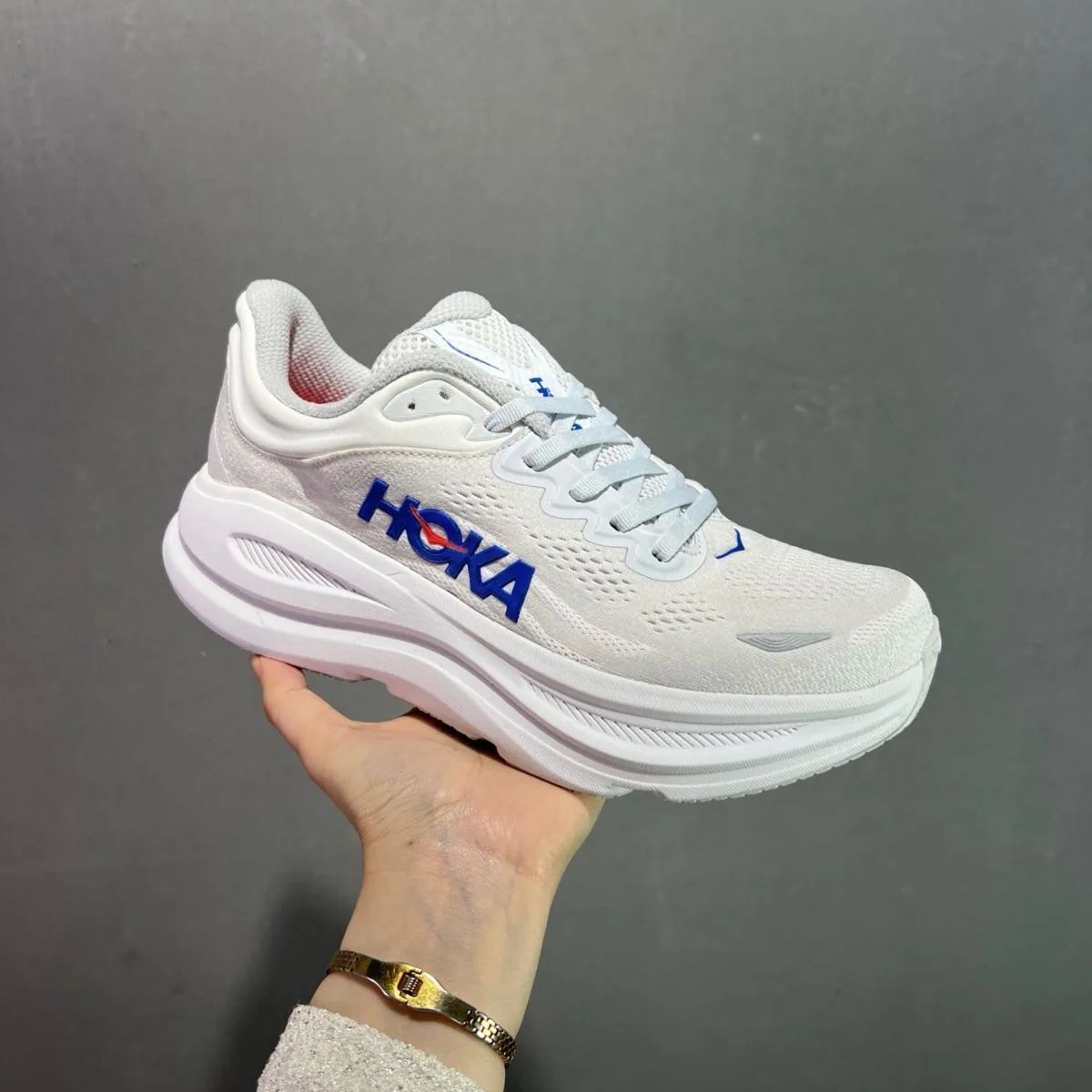 新品 Hoka One One Bondi 9 Triple ホカオネオネ ボンダイ9 白