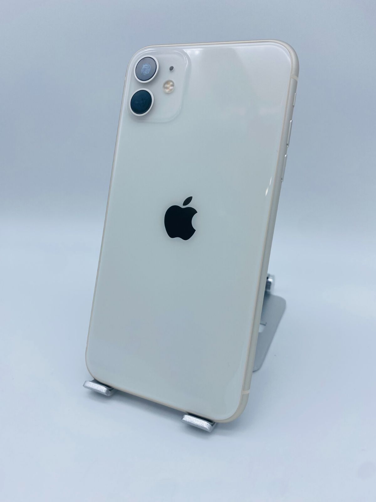 052★美品★iPhone11 128GB ホワイト/シムフリー/新品バッテリー ☆美品☆iPhone11 128GB ホワイト/シムフリー/新品バッテリー100