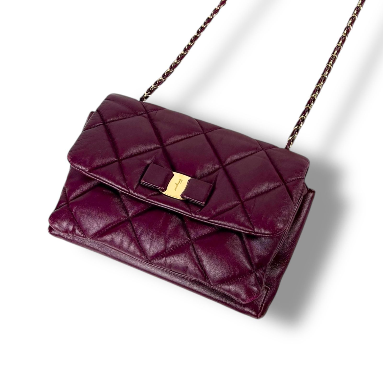 サルヴァトーレフェラガモ Salvatore Ferragamo チェーンショルダー