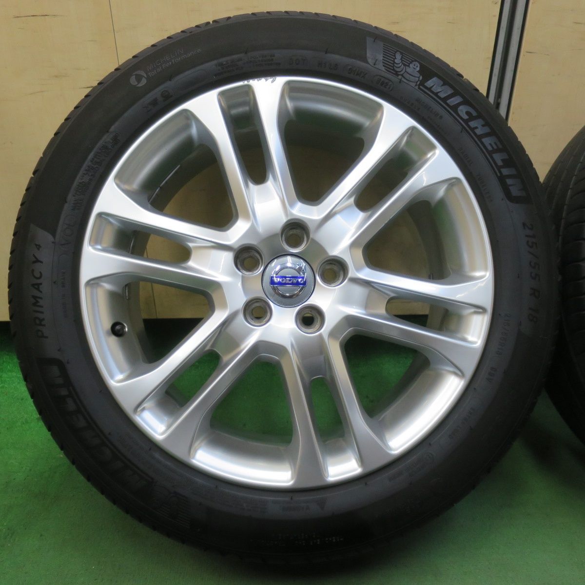 キレイ 21年 ボルボ XC60 純正 215|55R18 ミシュラン プライマシー4 18インチ VOLVO PCD108|5H 5101611イノ