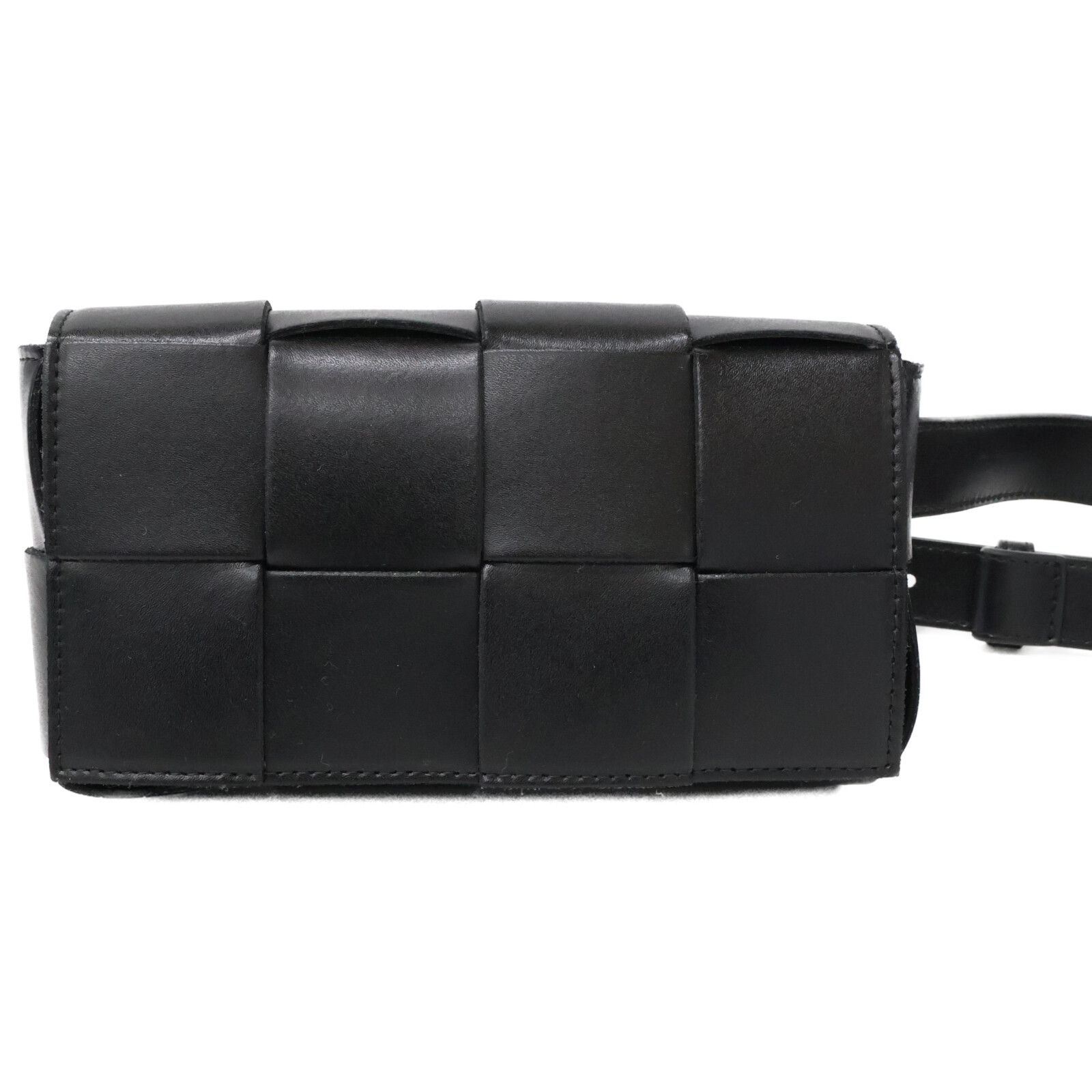 ❇︎お値下げ❇︎希少✴︎美品BottegaVenetaボッテガヴェネタレザーストラップ BOTTEGA VENETA（ストラップ/イヤホンジャック）のフリマ