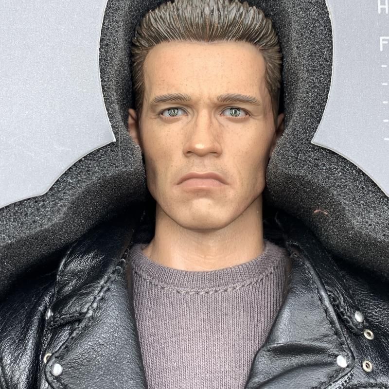 ホットトイズ　ターミネーター2　T-800 中古品 ホットトイズ ターミネーター2 T-800 バトルダメージ版｜Yahoo