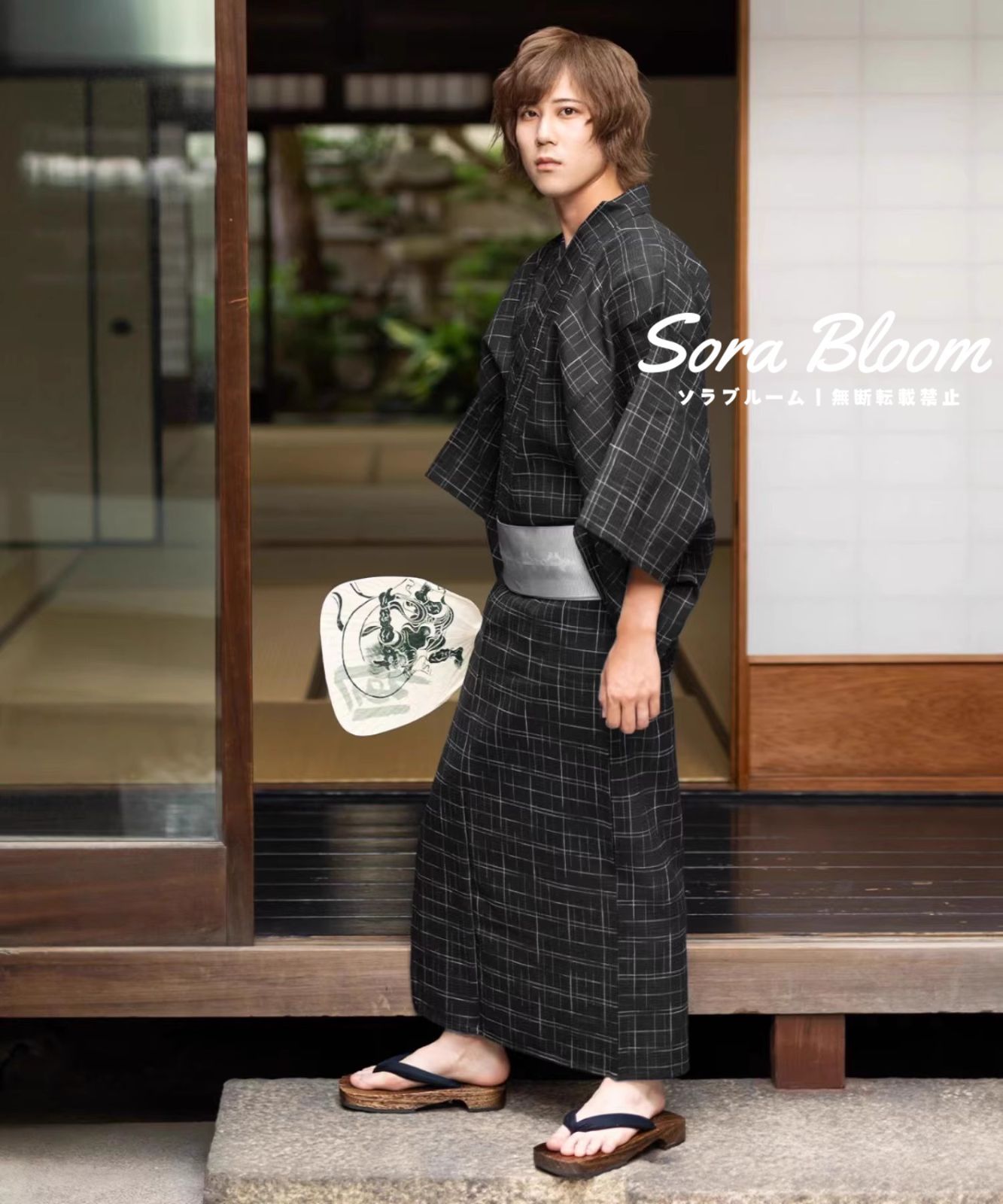 大英博物館日本人初個展鬼才澤田痴陶人作白磁彫刻文牡丹花繋囲垣