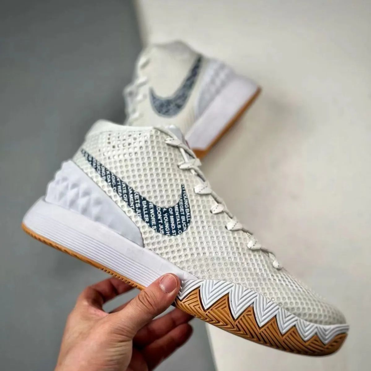 ナイキNike Kyrie 1 EPスニーカー