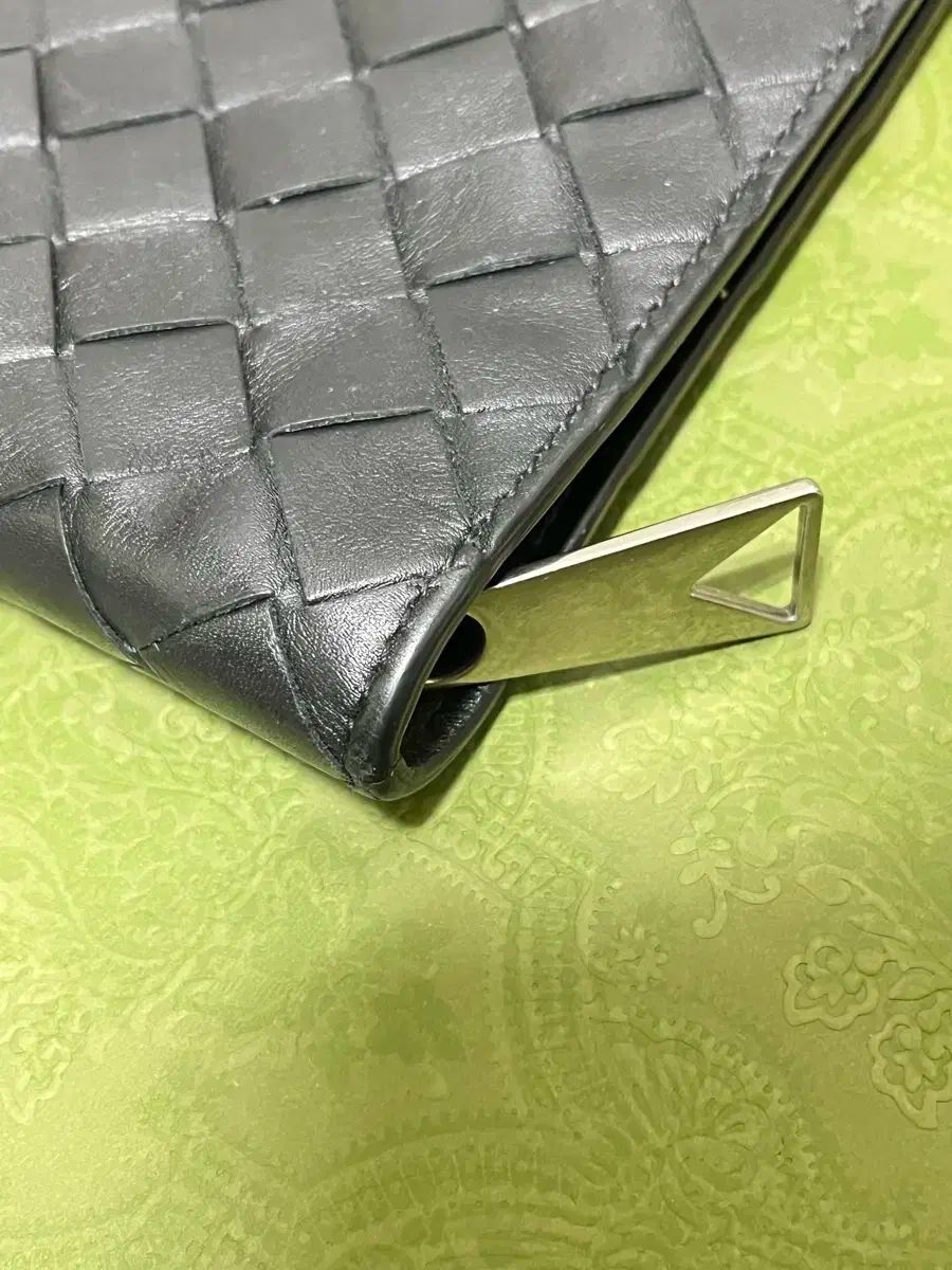 イントレチャート クラッチバッグ