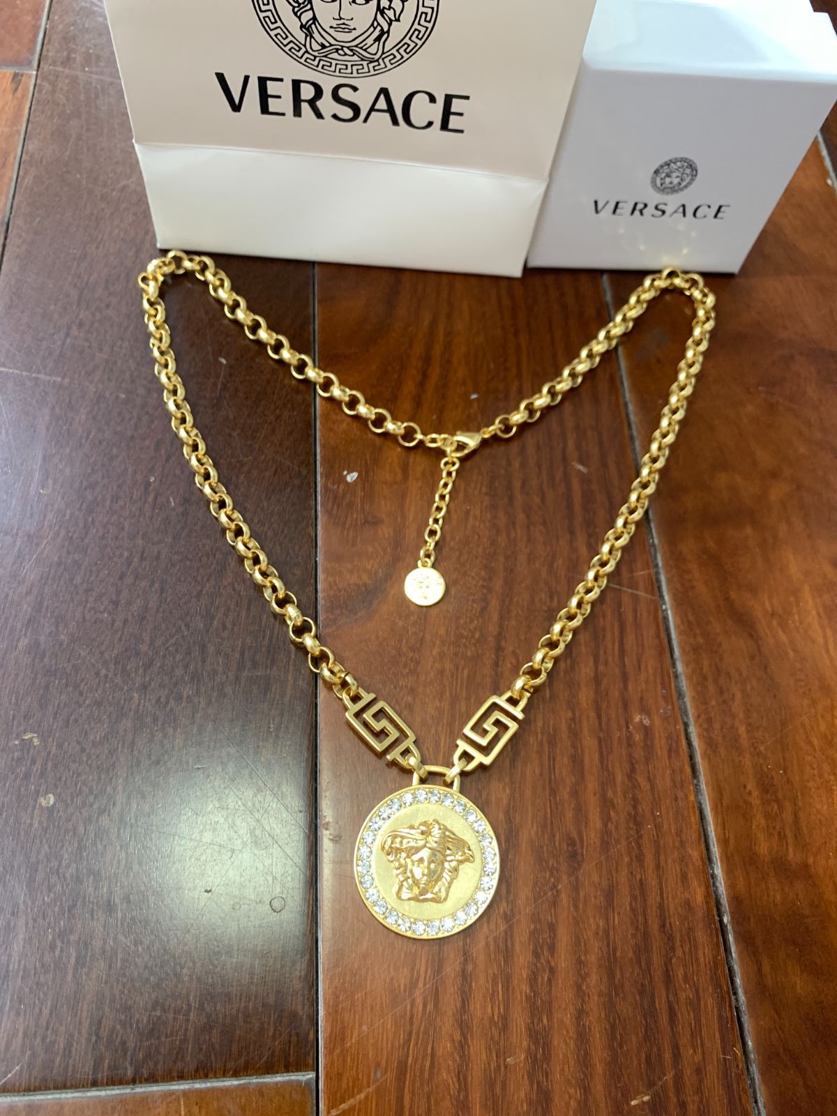 男女兼用 VERSACE ヴェルサーチ ネックレス ◇ゴールド 新品 - メルカリ