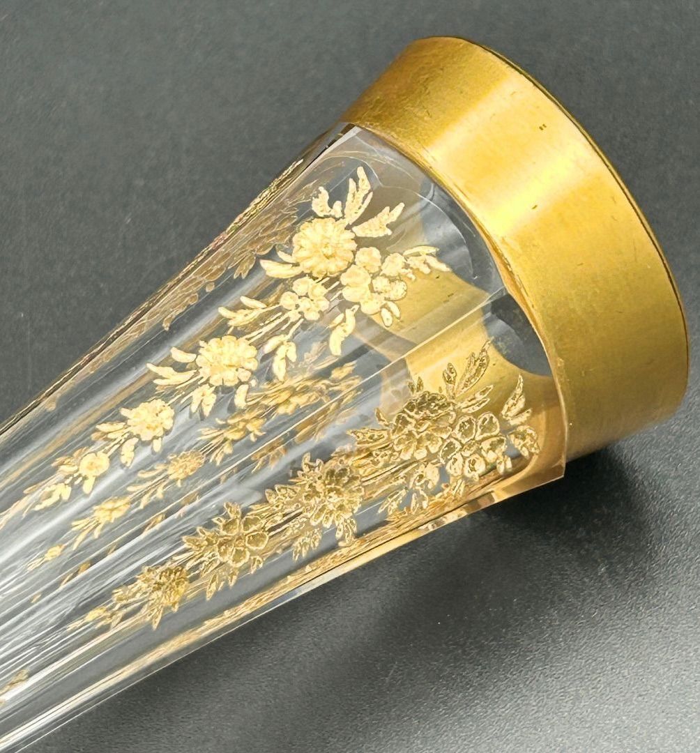 Moser モーゼル スタイル 赤被せクリスタル 花瓶 アンティーク 豪華金彩 × 精緻カット 1880年〜1900年頃 F020 WWW_IBETON_RU