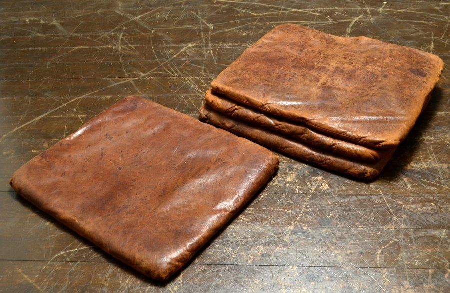 蔵A2549a 古民藝 古い革座布団 茶席 四枚