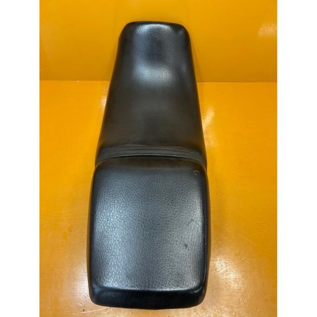 74777 中古 KAWASAKI GPZ900R Ninja シート 小穴・破れあり