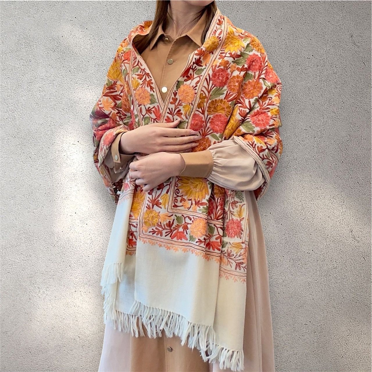 ボタニカル刺繍 花柄