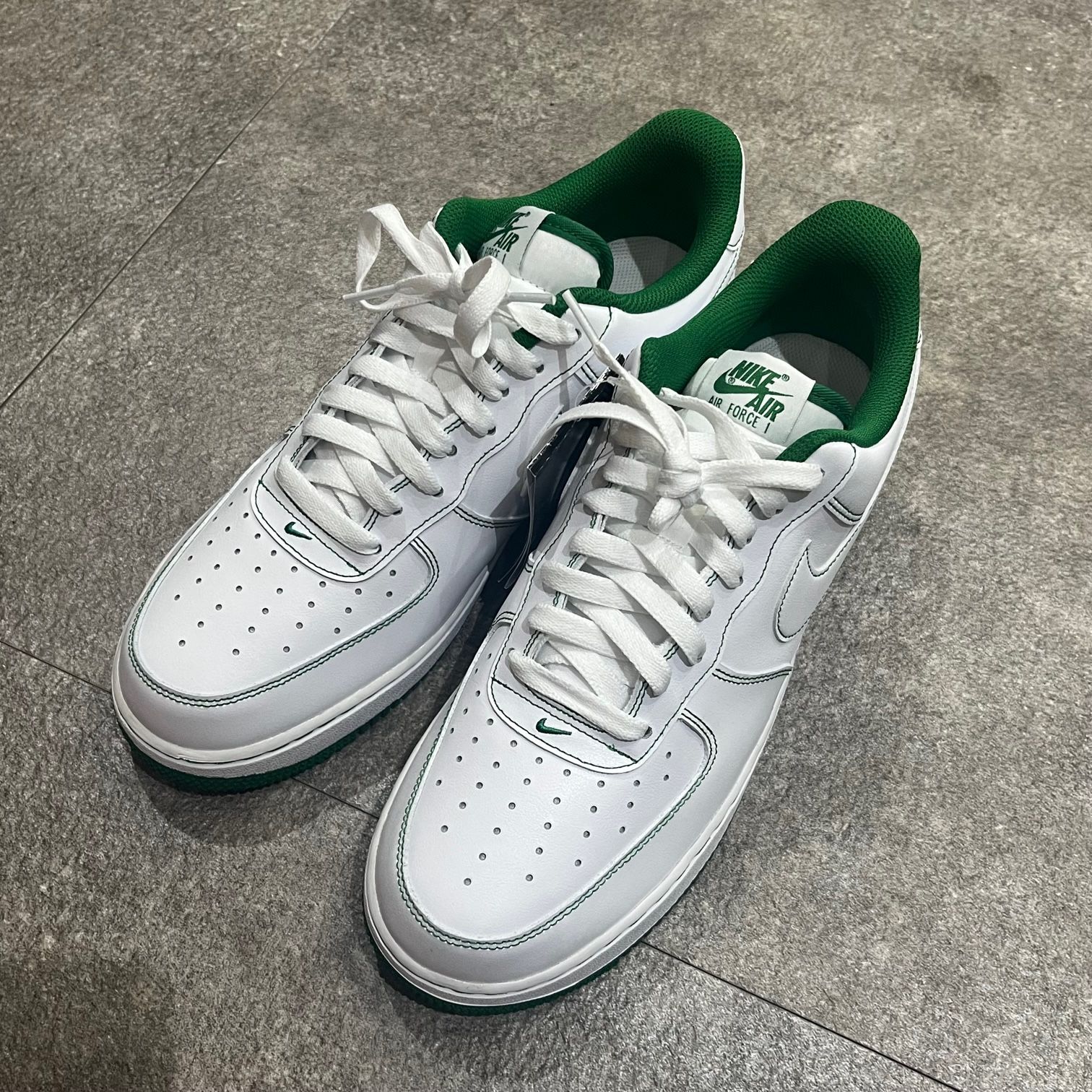 国内正規 新品 NIKE AIR FORCE 1 '07 WHITE/WHITE-PINE GREEN ナイキ エアフォース 1 '07 パイングリーン  CV1724-103 スニーカー 28.5cm 62742A - メルカリ