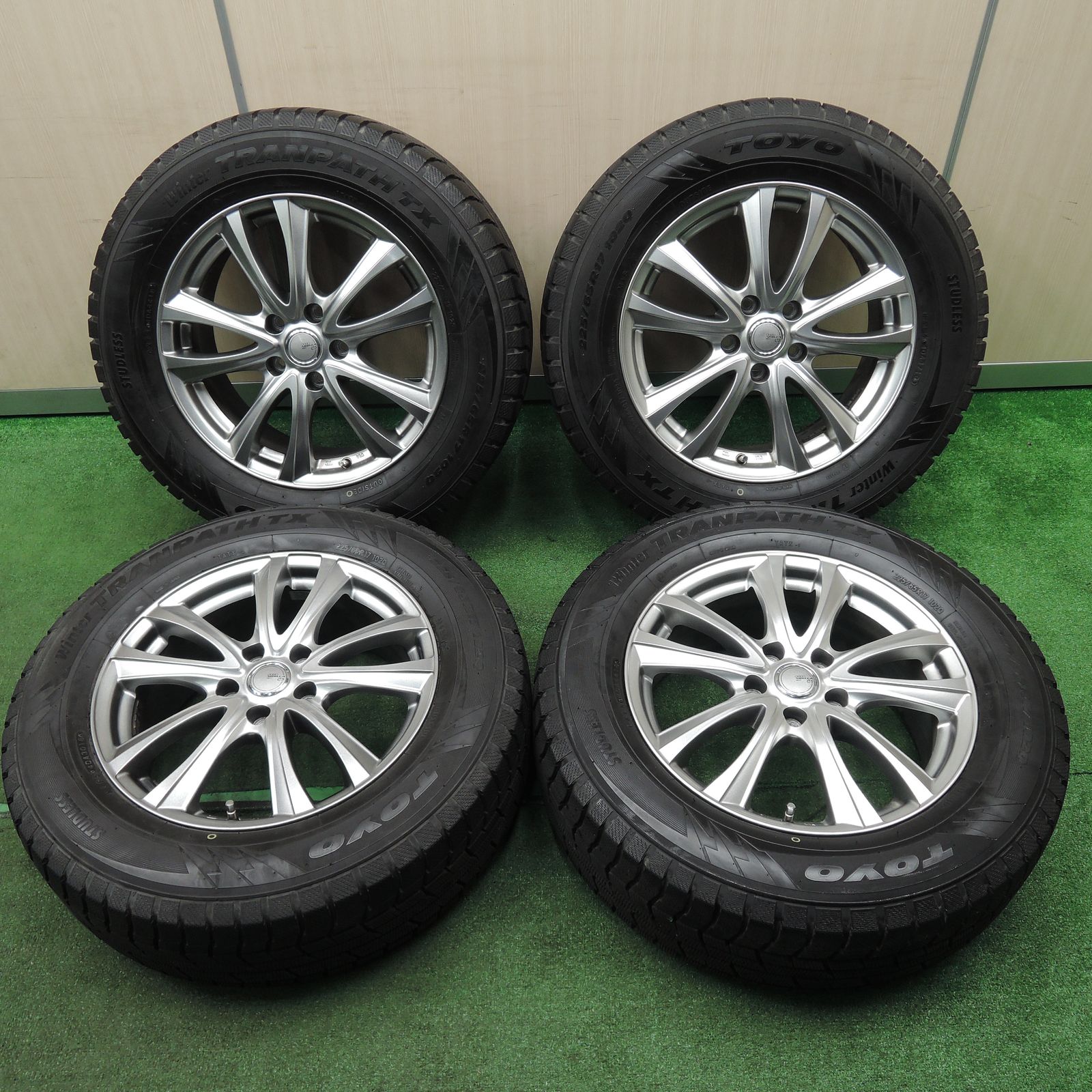 *送料無料*バリ溝！キレイ！9分★スタッドレス 225/65R17 トーヨー ウインター トランパス TX SIBILLA NEXT C5 シビラ  17インチ PCD114.3/5H★3122704NJス