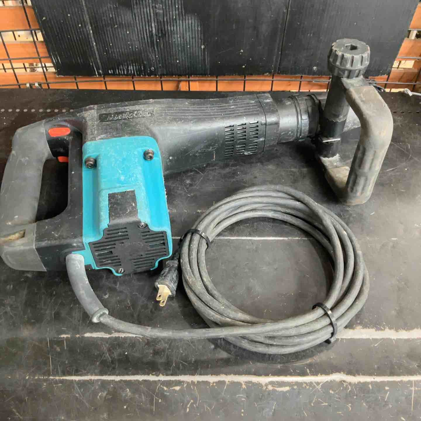 ◇マキタ(makita) 電動ハンマ HM1100C【草加店】 【公式通販】