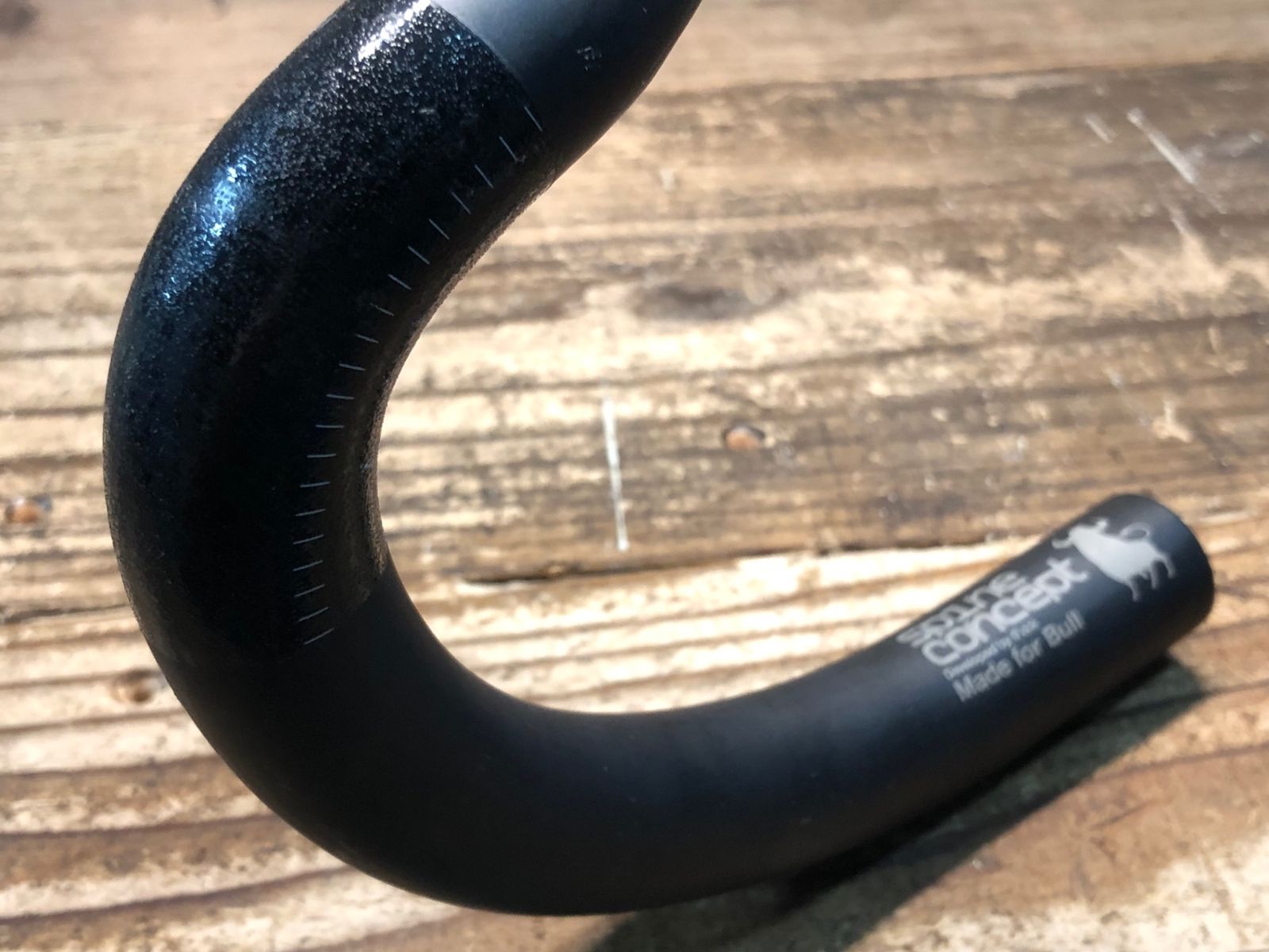 JA702 フィジーク FIZIK CYRANO 00 BULL カーボン ドロップハンドル 
