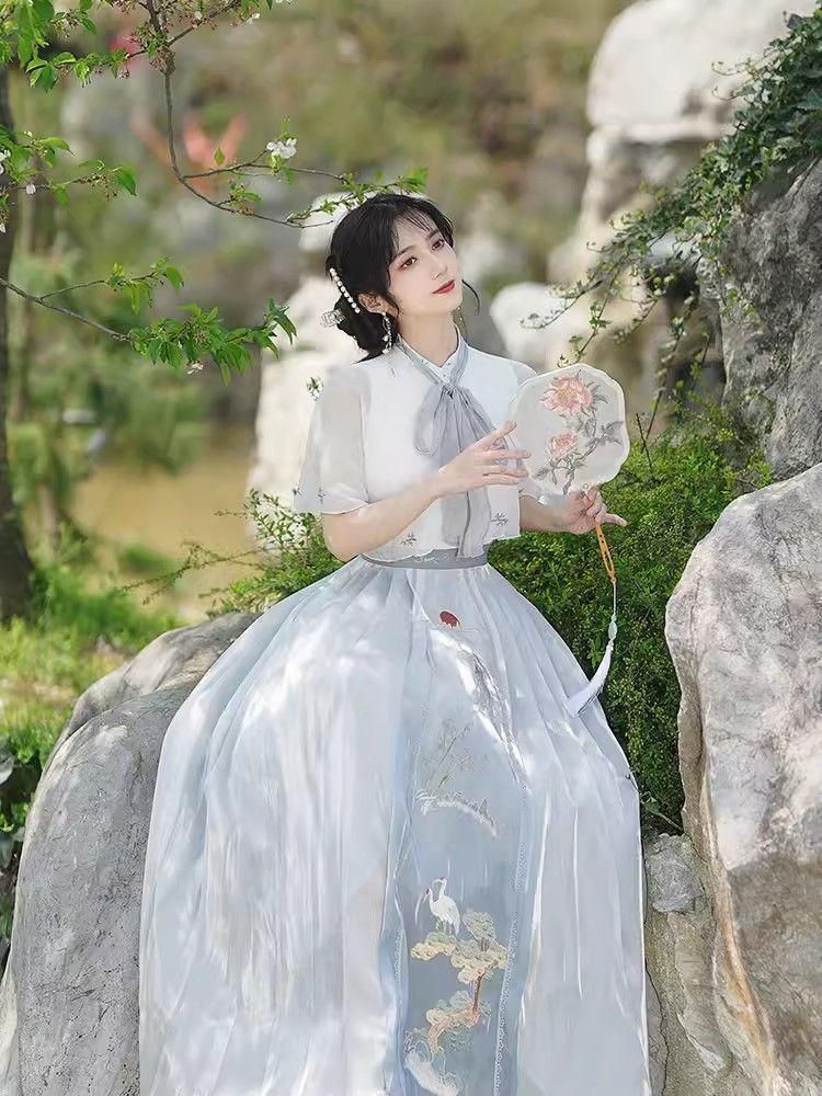 星 2025 豪華刺繍 漢服 かんふく 古風衣装 レトロ風 中華ロリータ コスプレ ワンピース 唐装 仙女服 中華風 美しい刺繍 用 舞台演出用 日常着 プレゼント用 レディース用HF 241