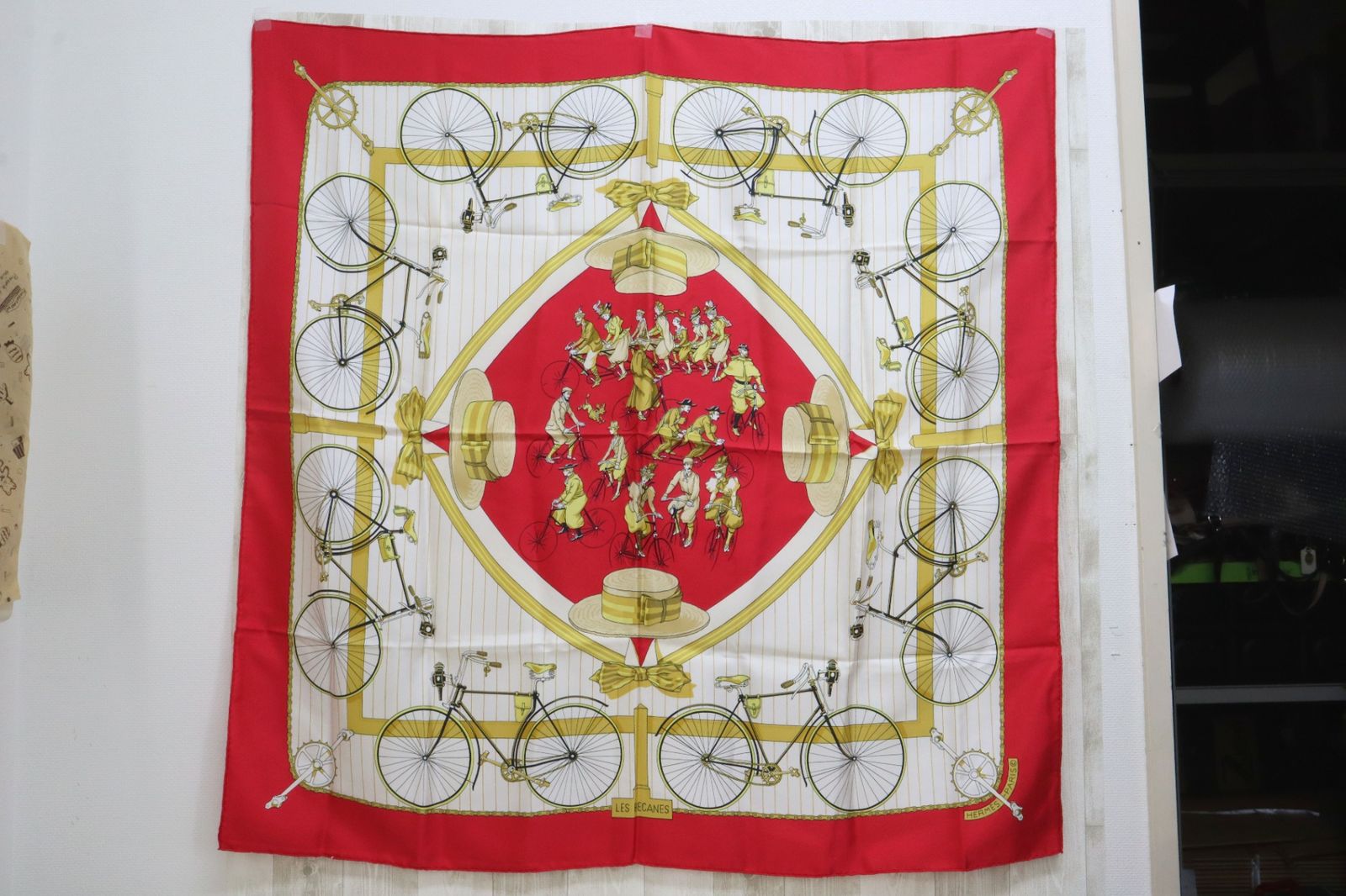 ✨美品✨HERMES エルメス カレ90 LES BECANES シルク100% 美品