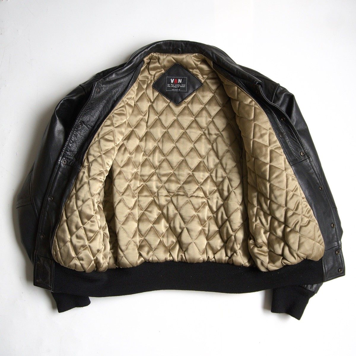 KAW'S スタジャン Lサイズ ブラック 美品】 VAN JAC 【オールレザー スタジャン】BIG ONE ブラック ヴァン