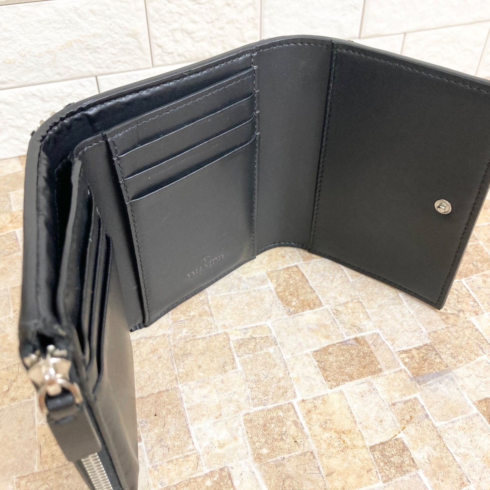 VALENTINO ヴァレンティノガラヴァーニ 3つ折り財布 カーフレザー
