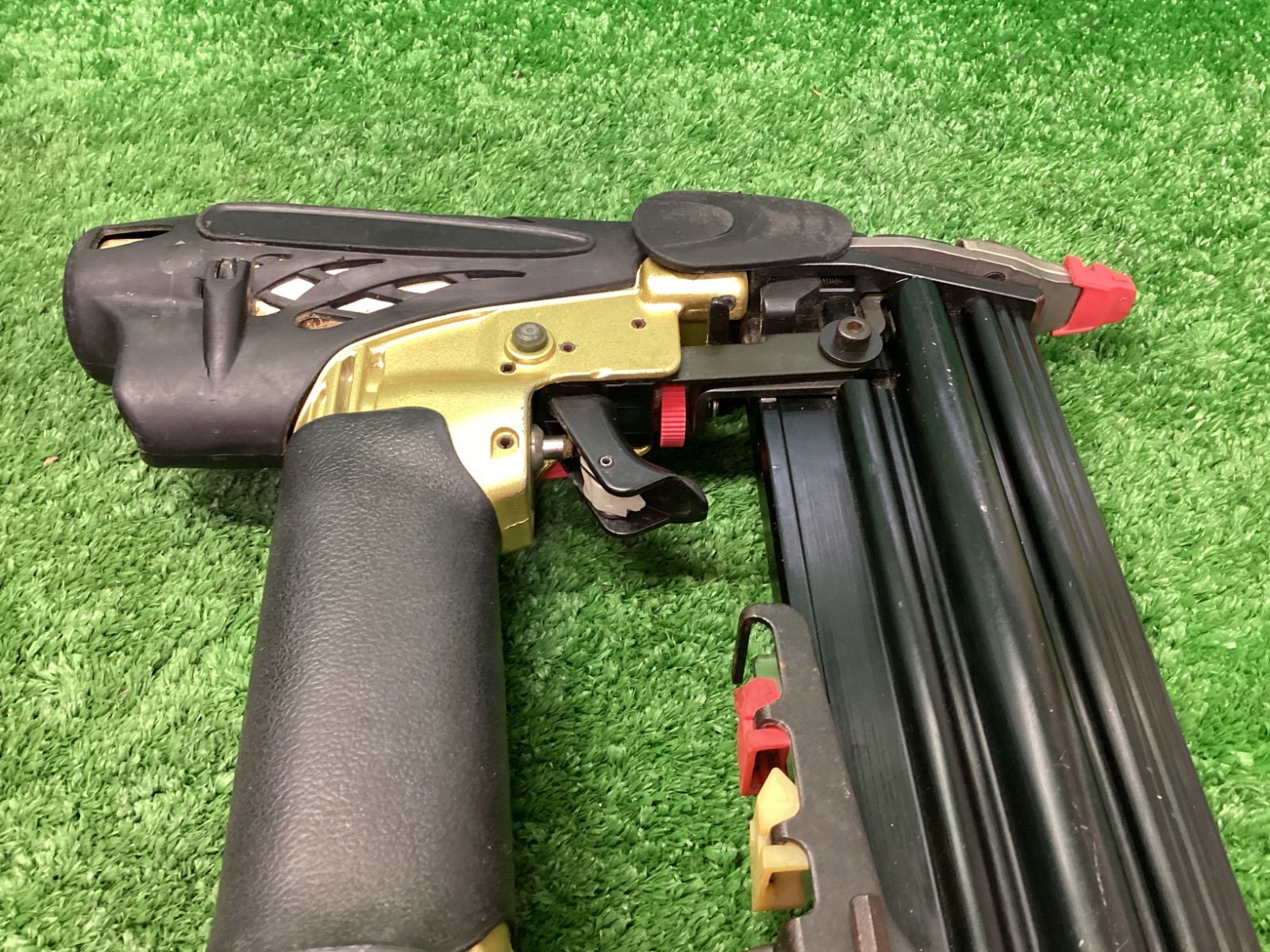 高圧仕上釘打機 NT55HM2