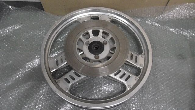 マグナ50 AC13-1009xxx の フロントホイール 1760061708