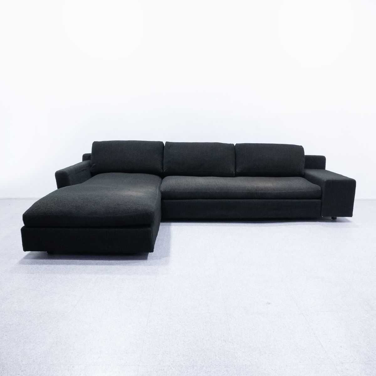 中古品】Cassina カッシーナ 235 MISTER ミスター カウチ ソファ ファブリック フィリップ・スタルク 定価205万 - メルカリ