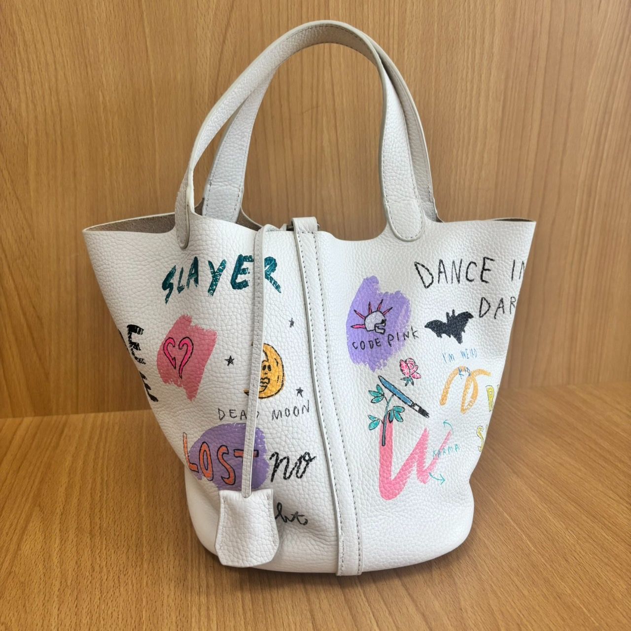 ゲルニカ バッグ guernika(ゲルニカ)グラフィティアート ホワイト