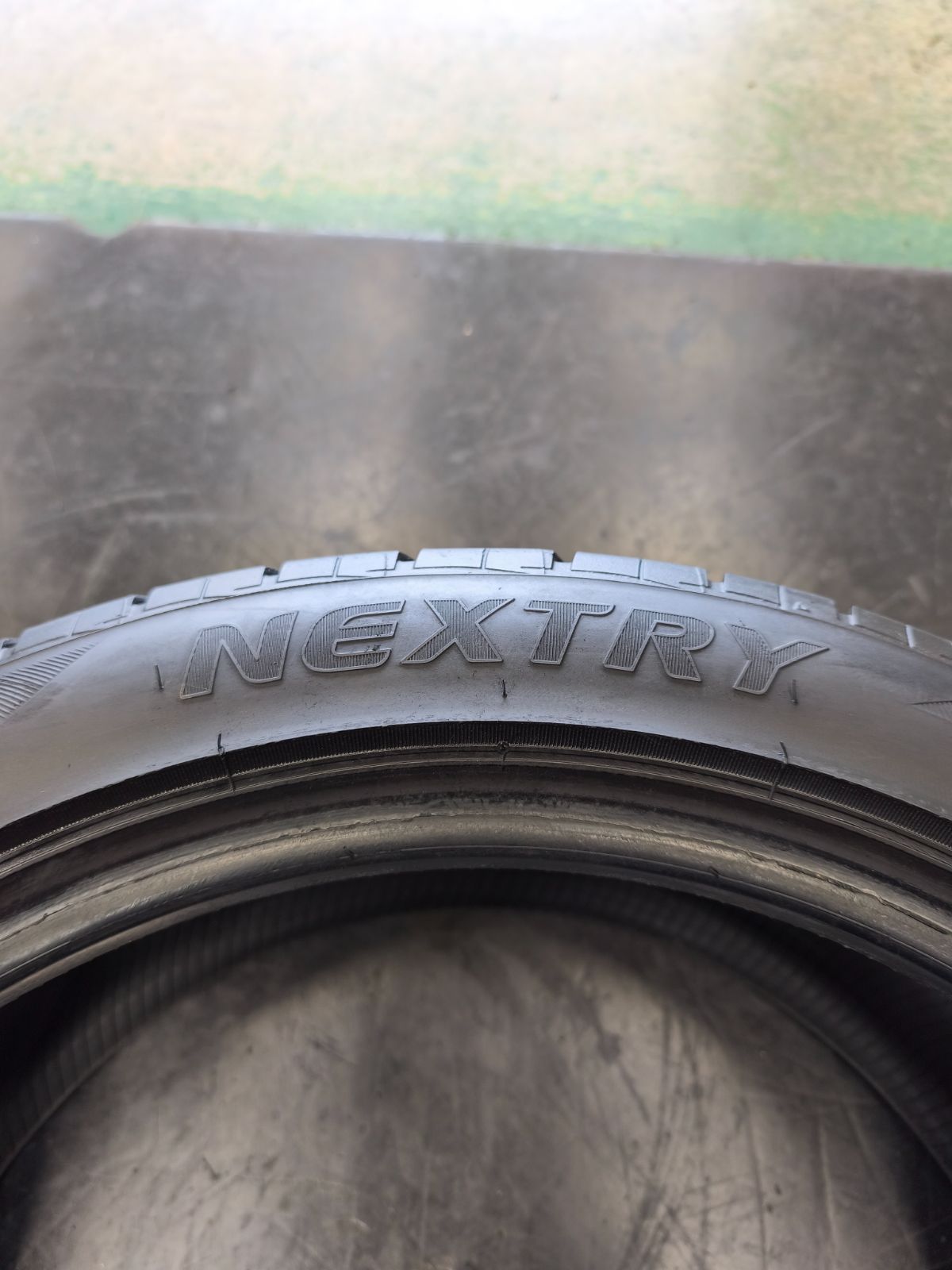 ブリヂストン　ネクストリー　225/45r18 21年製　極上タイヤ　美品 ブリヂストン ネクストリー 225/45r18 21年製 極上タイヤ 美品